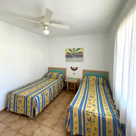 1 Bed Castle Harbour Apt With Pool View C120 * Лос Кристианос