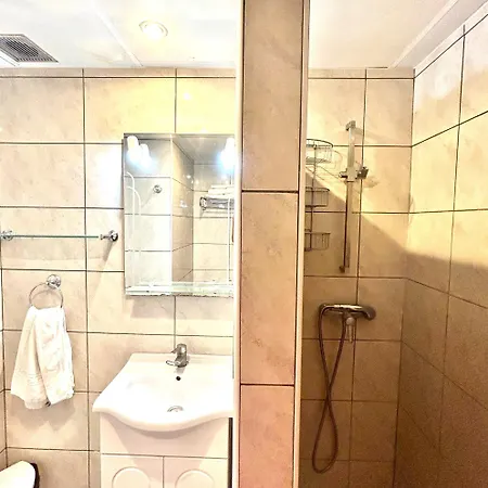 Апартаменты 1 Bed Castle Harbour Apt With Pool View C120 *