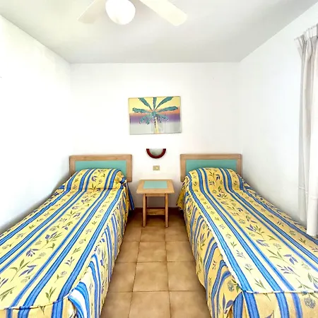 1 Bed Castle Harbour Apt With Pool View C120 Лос Кристианос